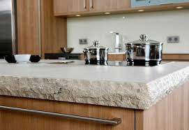 Der wunsch nach einer schönen und schnittfesten küchenarbeitsplatte wird von uns in geradezu idealer weise erfüllt. 36 Schon Kuche Mit Granit Arbeitsplatte Preis Kitchencountertopsgraniterustic Diy Kitchen Renovation Kitchen Cupboard Designs Limestone Countertops