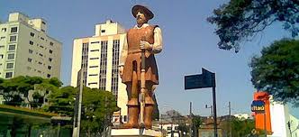 Ferramentas que favoreçam posicionamentos e construções de memória. Te Cuida Borba Gato Estatua De Ativista Negra Substitui Monumento A Traficante De Escravos Https Bemblogado Com Br Site
