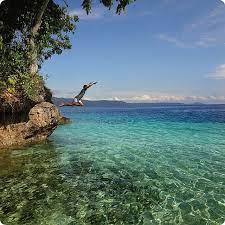 Lokasi teluk biru berada di dekat rumah admin, yaitu di muncar banyuwangi di balik semenanjung sembulungan, teluk ini masih masuk di kawasan taman nasional alas purwo. Blue Bay Teluk Di Banyuwangi Yang Serasa Liburan Mewah Di Luar Negeri