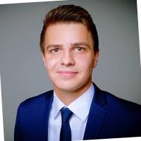 300+ Profile mit dem Suchbegriff „Oberst“