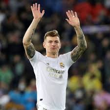 16 433 422 · обсуждают: Kroos Karriereende Bei Real