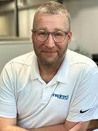 Bob Rothwell's Instagram, Twitter & Facebook