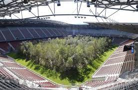 Liefering gegen austria klagenfurt ab 18:30 auf sky sport austria. Stadion In Klagenfurt Osterreicher Verwandeln Fussballrasen In Einen Wald Kultur Stuttgarter Nachrichten