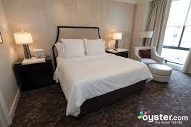 Met eigen vervoer te residence inn washington dc heeft vergaderfaciliteiten en een fitnesscentrum. Four Seasons Hotel Washington Dc The Georgetown One Bedroom Suite At The Four Seasons Washington D C Oyster Com Hotel Photos