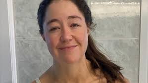 Woman's shocking 45kg weight loss before and after photo