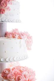 Eistorte In Sechs Verschiedenen Geschmacksrichtungen Und Uber 100 Handgemachten Zuckerrosen Eistorte Hochzeitstorte Torten