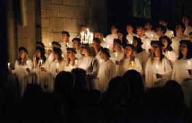 In' fra le tende bandir la cena, in una sera così serena. Sankta Lucia Little Scandinavian
