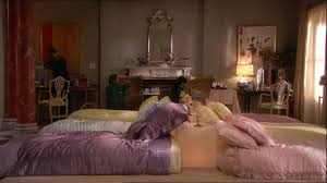 Blair Waldorf Pyjama Party Soiree Season 1 Episode 5 Gossip Girl Decor Gossip Girl Seasons Gossip Girl