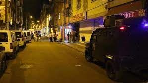 Di̇yarbakir'dan son dakika gelen habere göre çermik ilçesinde sandıkların kurulduğu okul bahçesinde çıkan kavgada üç kişi yaşamını yitirdi. Diyarbakir Haberleri Diyarbakir Da Silahli Kavga 4 Yarali Yerel Haberler