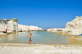 But the most interesting place to swim is the area to the west of the town on the flat rocks that jut out into the straits between milos and kimilos. The Top 10 Best Beaches In Milos