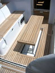 Table Nouvelle Generation En Montee Interieur Bateau Voilier Interieur Table Escamotable