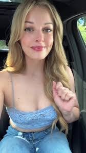 Brandi Dickerson's Instagram, Twitter & Facebook