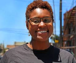 Issa rae first wore her engagement ring publicly on the cover of essence magazine's april 2019 issue. Issa Rae Biography Facts Childhood Family Of Actress