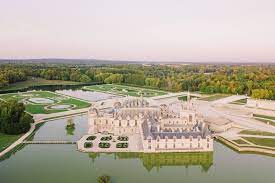 A Destination French Chateau Wedding In Paris French Chateau Weddings Chateau Wedding Wedding Venue France