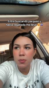 Kriss Disney Cantando en El Salvador: Momentos Divertidos