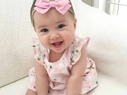 Monte A Sua(seu) Filha (O) Para O Almoço De Família