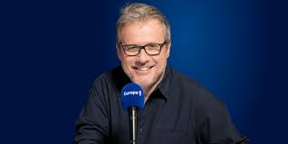 Every day during the summer, philippe gougler receives a guest who makes us discover a region. Guy Carlier Tells About His Burgundy Teller Report