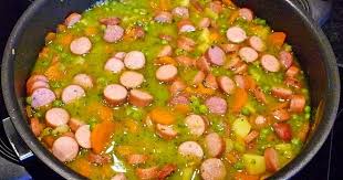 Schnelle Erbsensuppe Aus Tiefkuhlerbsen Und Frischen Mohren Zubereitung Ganz Ohne Fett Erbsensuppe Erbsensuppe Rezept Erbsen Suppe