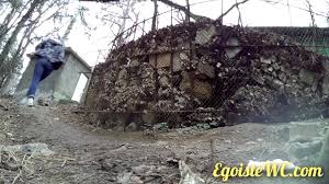 Outdoor pissing squatting in the fresh air! Everyone to watch! - XNXX.COM