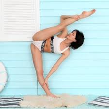 Whatever your flexibility goal, there's something for everyone when it comes to yoga. Flex Mania Natalistudio Twitter