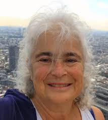 Leanna Wolfe's Instagram, Twitter & Facebook