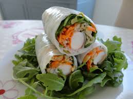Rouleaux De Printemps Au Surimi Fourchettes Et Pinceaux Rouleau De Printemps Surimi Rouleau De Printemps Surimi