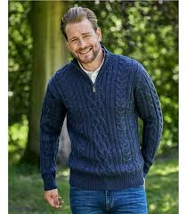 Quand les températures chutent, une chemise a parfois besoin d'un pullover, mais un pullover qui soit à sa hauteur ! Homme 100 Pure Laine