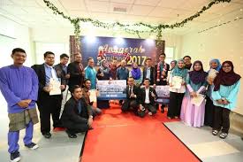 I graduated in 2018 with a bachelor's degree in english for professional communication, uitm shah alam with the anugerah naib canselor award for achieving dean's list for 6 consecutive semesters. Muhammad Athir Adib Gondol Anugerah Naib Canselor Utm Newshub