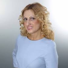 Sirvan Tiryaki Bankkauffrau Deutsche Bank Ag Xing