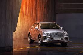 Notre coup de cœur cheveux couleur doré au mois de de décembre 2020. 2021 Bentley Bentayga Review Pricing And Specs