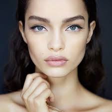 Bcbgmaxazria Now In 100 Countries Evans On Marketing Beautiful Makeup Most Beautiful Eyes Makeup Looks