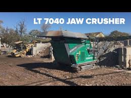 Komplet Lt 7040 Jaw Crusher Crushing Concrete With Rebar To Re Use Youtube In 2020 Concrete Recycled Concrete Crusher