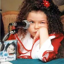 Алина михайловна гросу родилась в украинском городе черновцы в июне 1995 года в семье инженера и медсестры. Alina Grosu Bez Makiyazha Zvezda Pokazala Domashnee Foto S Bratishkoj Shou Biz Na Joinfo Com