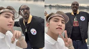 Sinh ra ở thành phố thái bình, thời thơ ấu, tùng thường đi hát ở cung văn hoá thiếu nhi tỉnh thái bình và học chơi đàn organ. Prince Of Vietnamese Pop Releases Song With Snoop Dogg Gets Over 40 Million Views In 48 Hours