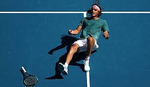 Far away in the horizon a voice echoes. 5 Geschichten Zu Griechen Star Stefanos Tsitsipas Als Steve The Hawk Fast Ertrunken Ware
