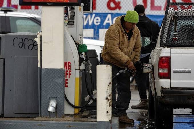 US oil refiners finally profit from biofuels due to mandates, high fuel  prices | Reuters