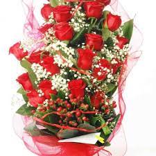Per questo motivo il nostro sito ecommerce myflora web vi propone la classica dozzina di rose rosse, il mazzo da 24 e quello più importante ossia il bouquet di rose rosse da 36 che sarà un successo assicurato. 150 Rose Rosse Per Fare Colpo Passionefiori It Fiori Freschi A Casa Tua