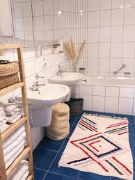 Bamberger Badezimmer In Weiss Blau Blau Weiss Badezimmer Badezimmer Blau Badezimmer Ideen Wohnung