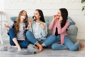 Trouvez les women having fun images et les photos d'actualités parfaites sur getty images. Free Photo Young Women Having Fun At Home