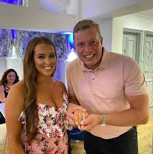 Richarlison rode to brazil's rescue to sink ecuador before a late penalty farce.the everton striker, 24, fired tite's men to a fifth straight world cu. Der Azubi Star Thomas Skinner Ist Verlobt Mit Freundin Sinead Chambers Aktuelle Boulevard Nachrichten Und Fotogalerien Zu Stars Sternchen