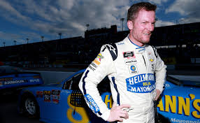 Dale jr used to race in the iracing world championship and was one of the best on the service before he had to focus more on his real life career. Nascar Dale Earnhardt Jr Misses Racing And It S Getting Worse