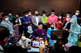 Peranan pegawai perhubungan awam kerajaan mp3 & mp4. Tugas Pegawai Perhubungan Awam Penuh Cabaran Utusan Digital