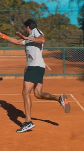 E fundamental fazer pequenos passos para ajustar nas bolas dentro da  quadra! , Faça e veja sua precisão nas batidas melhorarem. , Venha jogar,  aprender e vencer! 🥋🧠🎾 , #tenisgoiania #tennis #goiania ...