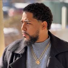 You can't say Steve McNair or Derrick Henry. Name another great Tennessee  Titans player ✍️ #Titans