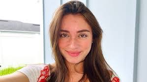 Trina Titus's Instagram, Twitter & Facebook