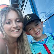 Hey, I'm looking for a cosy game for my Nintendo, I'm stuck between:  Stardew Valley or Cosy Grove Or does anyone have any other recommendations  Thank you ☺️