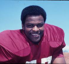 Countdown to Kick Off #57 Dwight Stephenson Dwight Stephenson wore Crimson  and White as Coach Bryant's starting center from 1977-79. Referred to as  "the best center (Coach Bryant) ever coached," Stephenson was