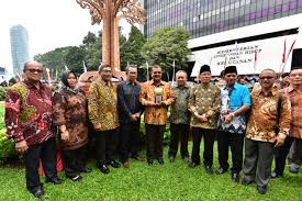 Pada kesempatan ini izinkanlah saya atas nama pribadi sekaligus penulis blog prakarya indramayu menuangkan apa yang saya bisa dan dapatkan dari pengalaman penulis dalam menghadapi penilaian kinerja kepala sekolah atau yang biasa disebut (pkks). Kab Karimun Berhasil Meraih Adipura Yang Ke 3 Kabupaten Karimun