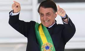 El presidente bolsonaro decidió no respetar sus compromisos climáticos (…) a lo que bolsonaro contratacó: Bolsonaro Confundiu O Traje De Presidente Com O De Candidato Bernardo Mello Franco O Globo