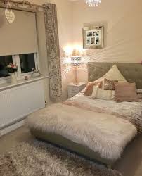 See more ideas about bedroom design, bedroom decor, room decor. Pin By Riri Rodriguez On Dreams Cozy Apartment Decor Apartment Decor Bedroom Design